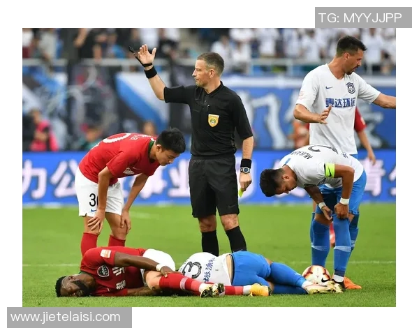 2018年河南建业与天津泰达激战回顾：精彩瞬间与战术分析